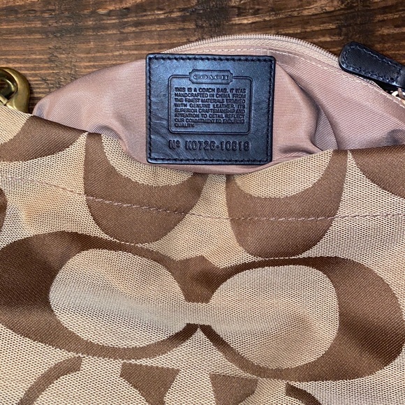 Coach purse (authentic!) - Picture 4 of 5